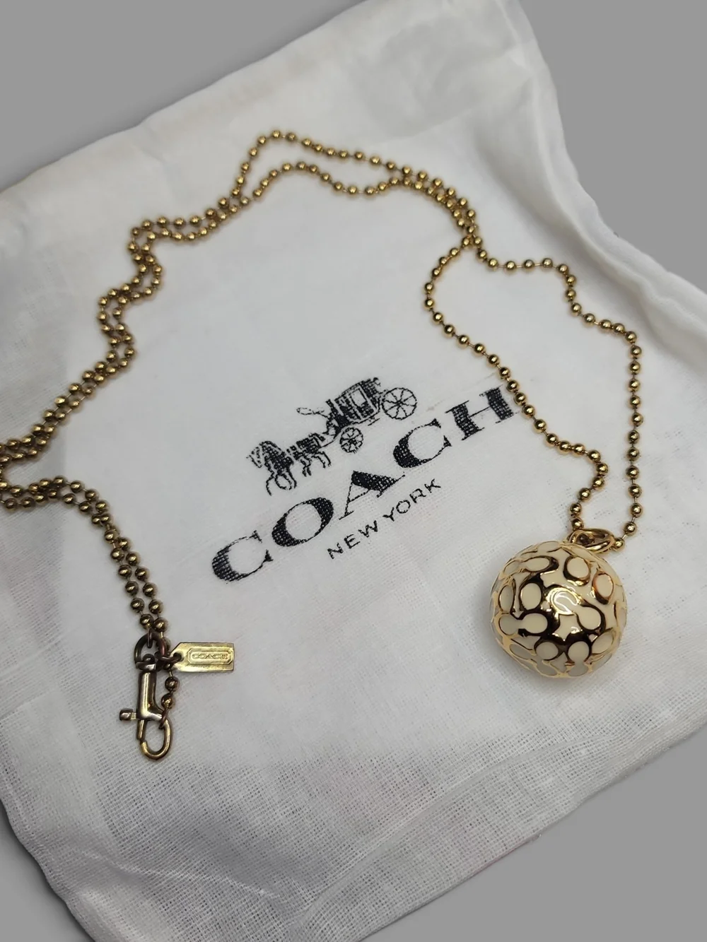 COACH Vintage Signature C Orb/Sphere Pendant Long Necklace Good Condition